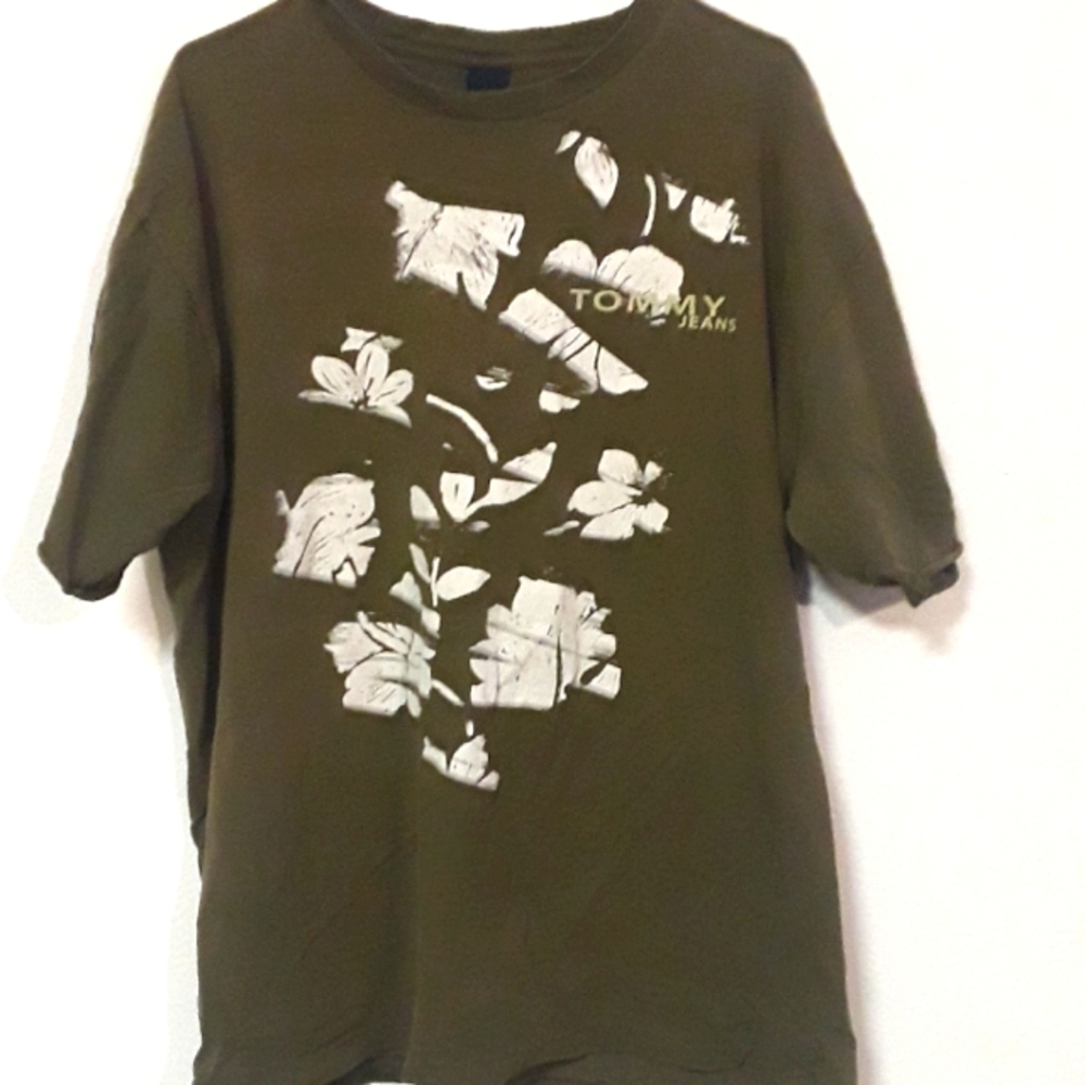 *C8 MNS - VTG. TOMMY JEANS HAWAIIAN PRINT OLIVE GRN SZ.  XL T SHIRT U.S.A.